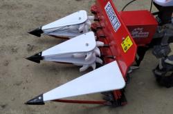 赤峰急需高粱收割機(jī)電話