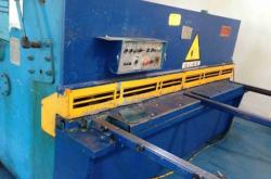 赤峰剪板機批發(fā)電話號碼多少