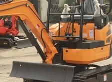 赤峰出租小型勾機(jī)電話