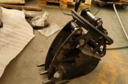 赤峰小型挖掘機(jī)挖斗電話號(hào)碼