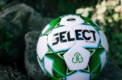 赤峰足球鞋回收電話號碼查詢