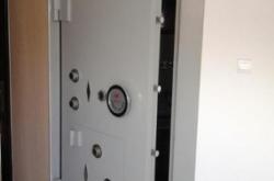 赤峰弧形門(mén)廠家電話(huà)號(hào)碼查詢(xún)