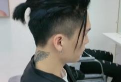 赤峰狄龍理發(fā)店電話多少號(hào)