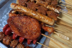 赤峰二軍炸串店電話地址查詢