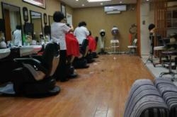 赤峰尚遠美發(fā)店地址電話號碼