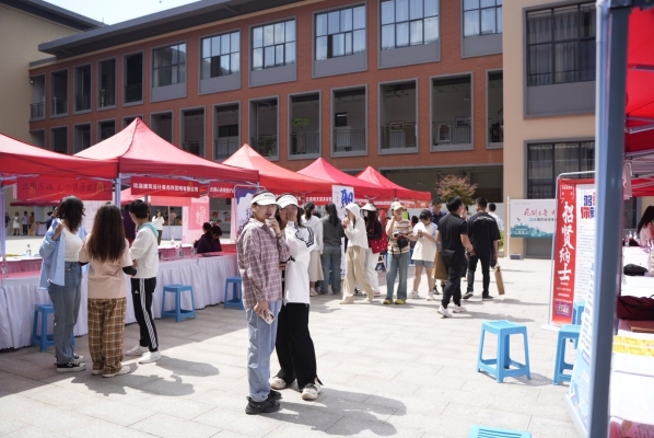 赤峰市馨悅傳媒招聘電話號(hào)碼-第1張圖片