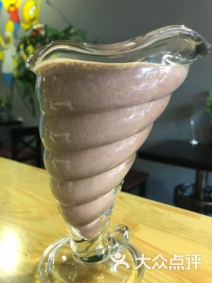 赤峰熱狗面包店電話號(hào)碼多少-第1張圖片