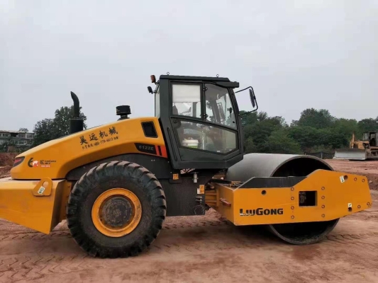 赤峰市壓路機(jī)出租電話號碼-第1張圖片