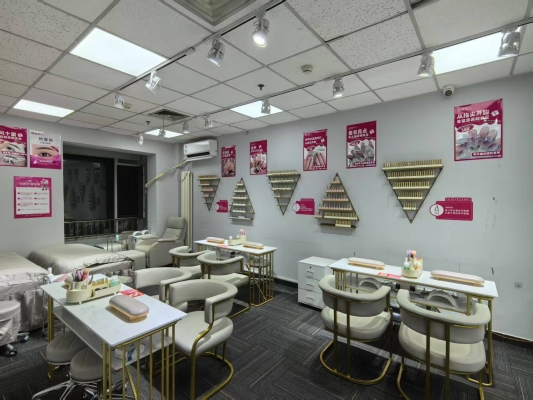 赤峰團(tuán)購(gòu)美睫美甲電話號(hào)碼-第1張圖片