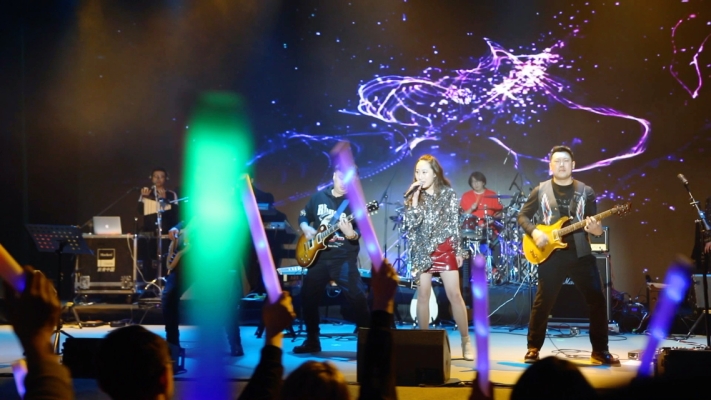 赤峰市戰(zhàn)旗樂隊(duì)電話是多少號-第1張圖片