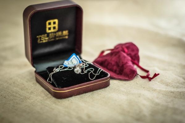 赤峰吊墜打孔師傅電話號(hào)碼是多少-第1張圖片