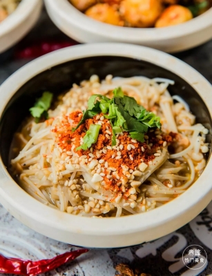 赤峰恒?；疱侂娫捥柎a查詢是多少-第1張圖片