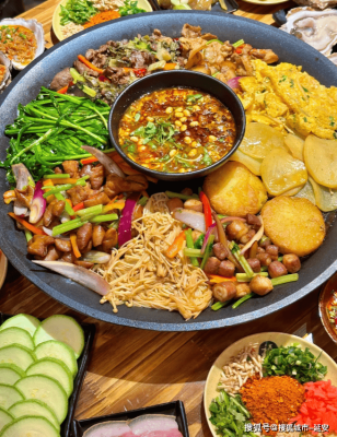 赤峰鐘樓三彩店電話號碼查詢-第1張圖片