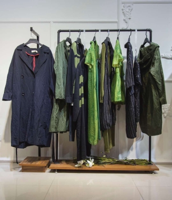 赤峰珞娜女裝店電話號碼多少-第1張圖片