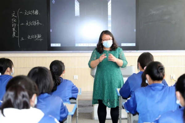 赤峰實驗中學老師電話是多少號-第1張圖片