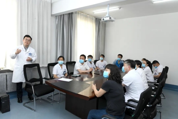 赤峰市醫(yī)院脾胃病科電話號(hào)碼-第1張圖片