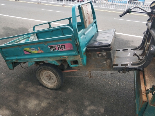 赤峰市回收鞋子電話號(hào)碼是多少-第1張圖片