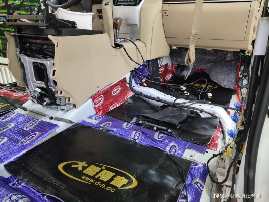 赤峰汽車(chē)車(chē)頂箱廠家電話號(hào)碼-第1張圖片