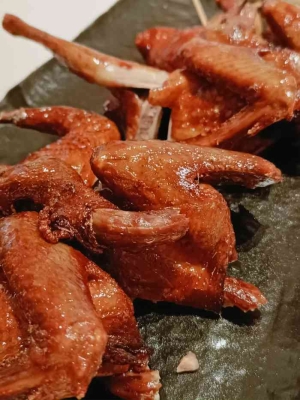 赤峰市維多利美食店電話號碼-第1張圖片