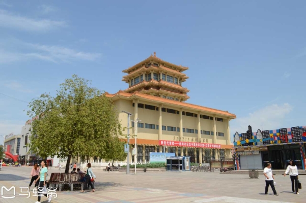 赤峰美術(shù)館廣場地址電話號碼-第1張圖片