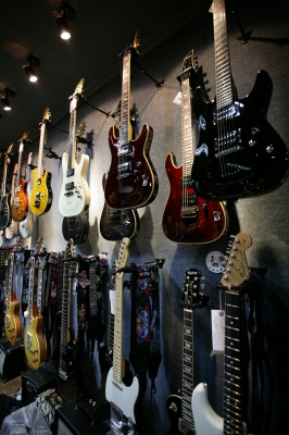 赤峰李明源吉他專賣店電話號(hào)碼-第1張圖片