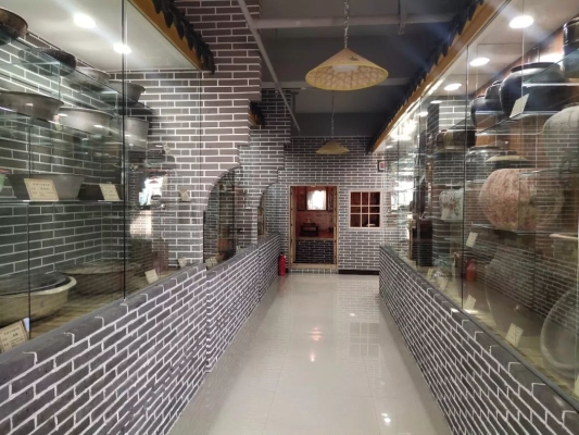 赤峰梁暢彪古董店電話號(hào)碼-第1張圖片