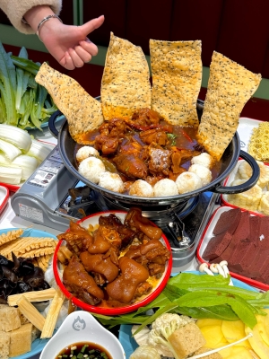 赤峰豬蹄鍋底火鍋店電話號碼-第1張圖片