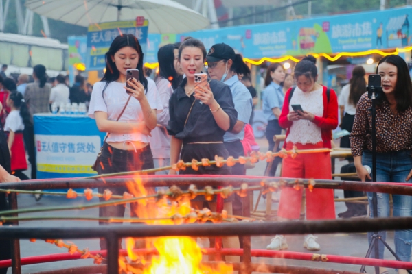 赤峰萬達(dá)星光集市電話號(hào)碼-第1張圖片