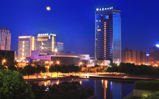 赤峰天鵝湖酒店電話多少號-第1張圖片