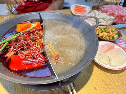 赤峰阿光地?cái)偦疱侂娫挾嗌偬?hào)-第1張圖片