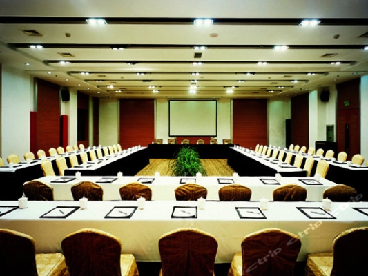 赤峰國(guó)賓館酒店地址電話(huà)號(hào)碼-第1張圖片