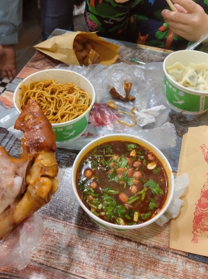 赤峰四道街熱干面店電話號碼-第1張圖片