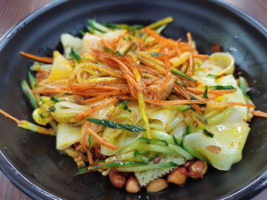 赤峰搟面皮批發(fā)電話號碼多少-第1張圖片