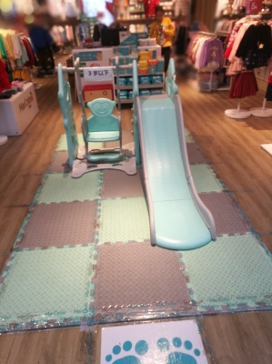 赤峰瑪卡樂童裝店電話號(hào)碼-第1張圖片