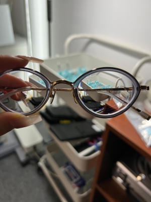 赤峰二院配鏡中心的電話號碼-第1張圖片