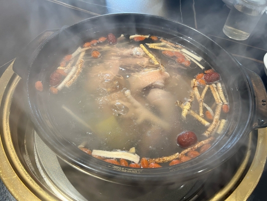 赤峰生蠔雞火鍋店電話號(hào)碼-第1張圖片