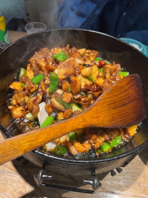 赤峰路地鐵站牛蛙店電話號碼-第1張圖片