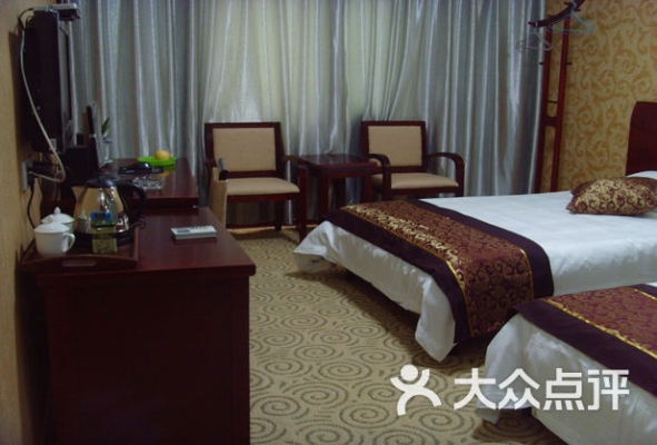 赤峰宏泰大酒店電話號(hào)碼多少-第1張圖片