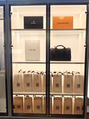 赤峰高端奢侈品回收電話號(hào)碼-第1張圖片