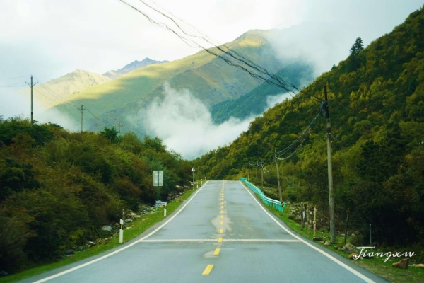 赤峰自駕游領(lǐng)隊(duì)電話號(hào)碼是多少-第1張圖片