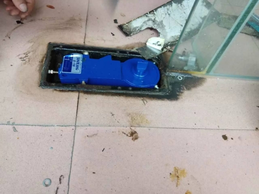 赤峰玻璃門更換電話多少錢-第1張圖片