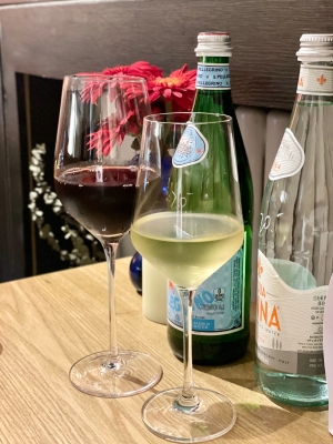 赤峰菲仕樂(lè)酒吧電話(huà)號(hào)碼多少-第1張圖片