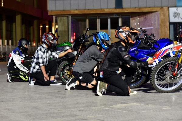 赤峰滄狼機(jī)車專賣(mài)店電話號(hào)碼-第1張圖片