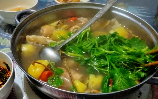 赤峰萬達(dá)豬蹄火鍋電話地址查詢-第1張圖片