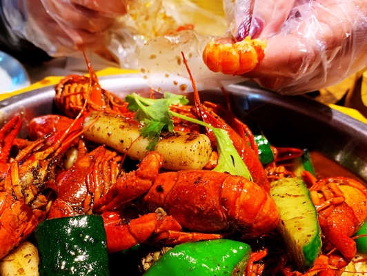 赤峰艷林飯莊電話多少啊-第1張圖片