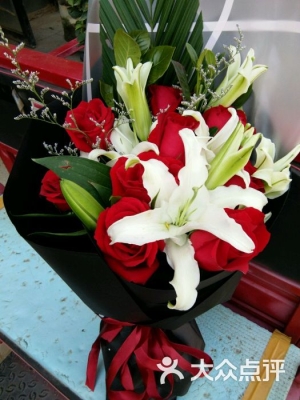 赤峰經(jīng)開區(qū)花店電話多少號-第1張圖片