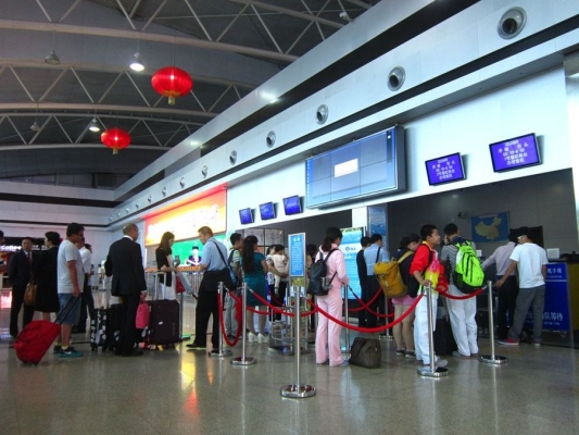 赤峰玉龍機(jī)場(chǎng)咨詢電話24小時(shí)-第1張圖片