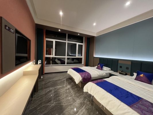 赤峰成大方圓各門店電話-第1張圖片