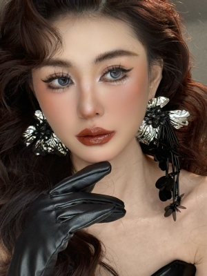 赤峰敬酒服妝面造型店電話號碼-第1張圖片