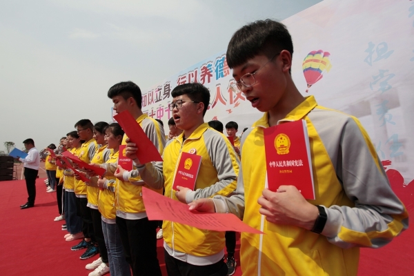 赤峰十中校服定制電話號(hào)碼-第1張圖片